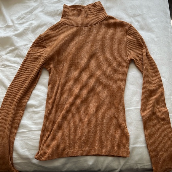 Urban Outfitters sweater - Picture 1 of 3